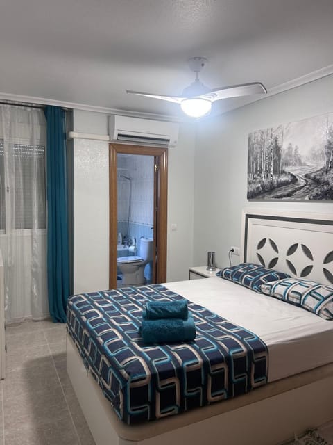 Bedroom, air conditioner