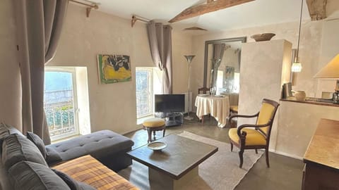 TV and multimedia, Living room, Seating area, Dining area, heating, internet
