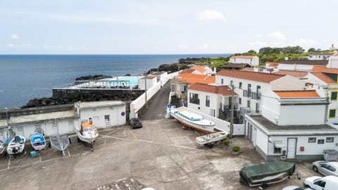 Property building, Restaurant/places to eat, Swimming pool