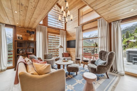 Day, Natural landscape, Living room, Seating area, Mountain view