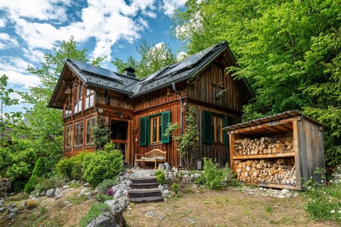 Property building, Spring, Day, Natural landscape, Garden, Garden view