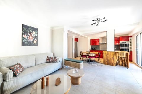 Living room, Seating area, Dining area