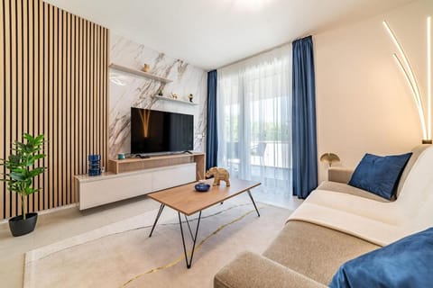 Communal lounge/ TV room, TV and multimedia, Living room, Photo of the whole room, Seating area, Evening entertainment