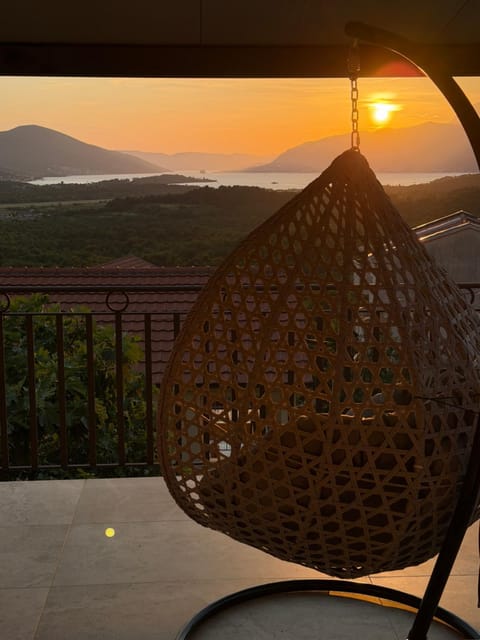 Natural landscape, View (from property/room), Balcony/Terrace, Mountain view, Sea view, Sunrise, Sunset