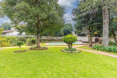 Garden, Swimming pool