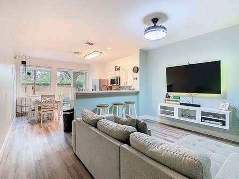 Living room, Seating area, Evening entertainment