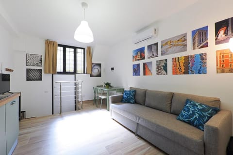 TV and multimedia, Kitchen or kitchenette, Living room, Dining area