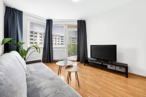 TV and multimedia, Seating area, Evening entertainment