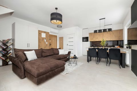 Kitchen or kitchenette, Living room, Seating area