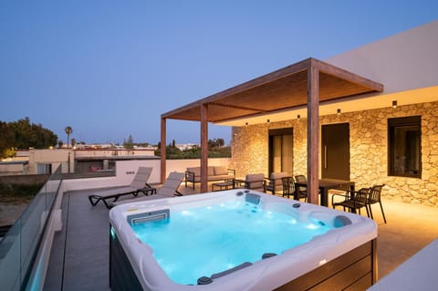 Hot Tub, Balcony/Terrace