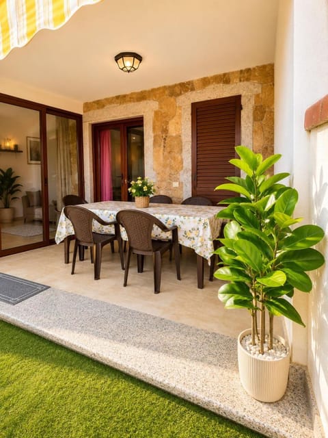 Property building, Patio, Garden