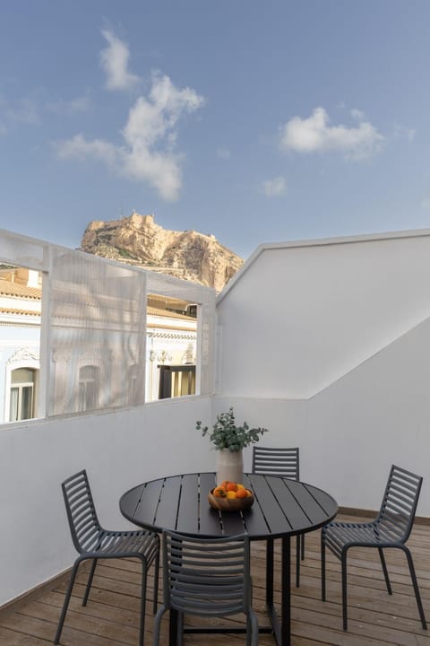 Balcony/Terrace, Mountain view