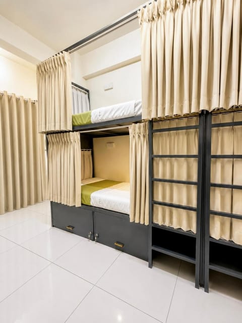 Bed, Bedroom, bunk bed