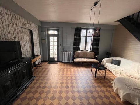 Communal lounge/ TV room, TV and multimedia, Living room