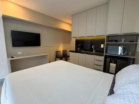 Bed, TV and multimedia, Kitchen or kitchenette, Bedroom, minibar