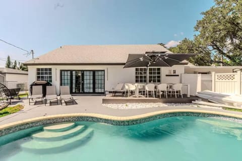 Patio, Day, Pool view, Swimming pool, sunbed