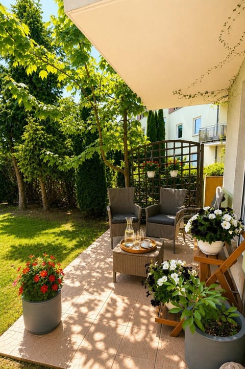 Day, Garden, Balcony/Terrace, Garden view