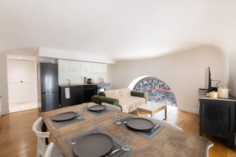 TV and multimedia, Living room, Seating area, Dining area, oven