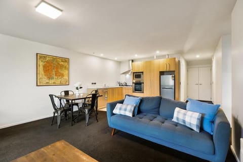 Living room, Seating area, Dining area, oven, stove