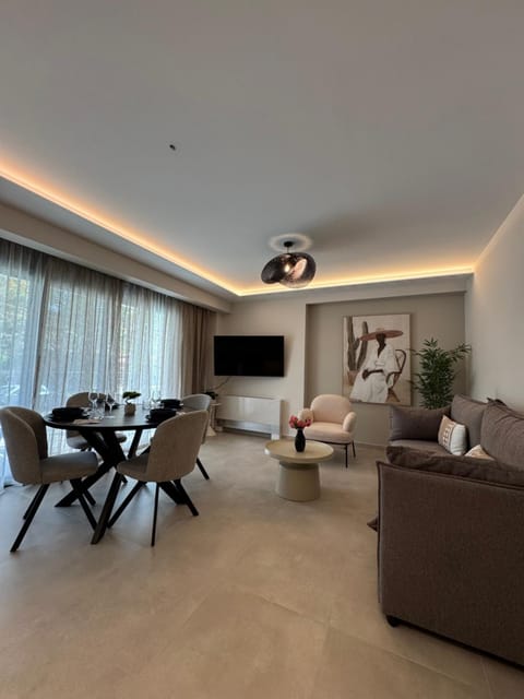 Living room, Dining area