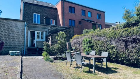 Spring, Day, Garden, Dining area