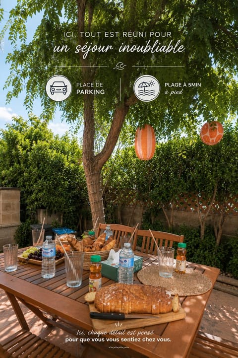 Patio, Seating area, Dining area, Breakfast