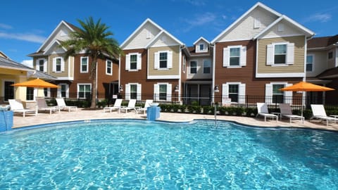 Day, Swimming pool, Swimming pool, sunbed
