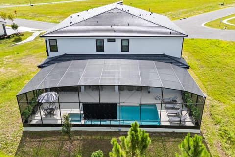 Property building, Day, Garden, Garden view