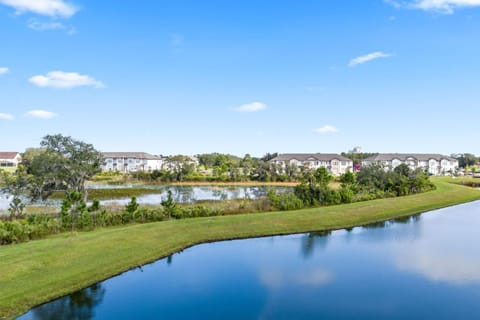 Nearby landmark, Day, Natural landscape, Swimming pool