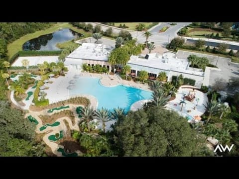 Day, Natural landscape, Bird's eye view, Pool view, Swimming pool, sunbed