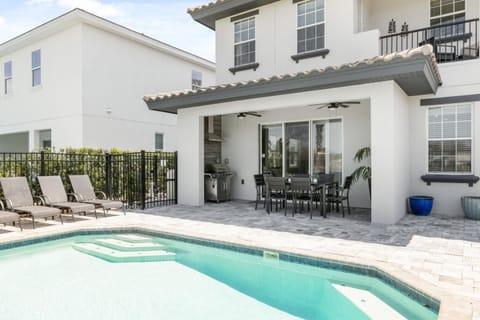 Property building, Day, View (from property/room), Swimming pool, Swimming pool, sunbed