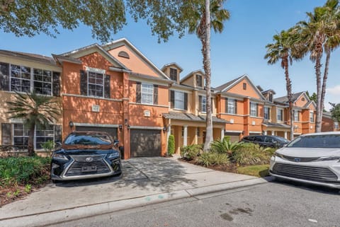 Property building, Day, Street view, Parking