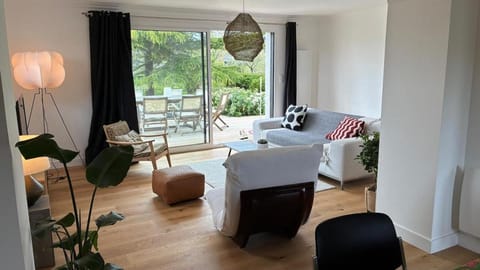 Living room, Garden view