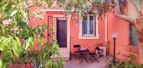 Property building, Patio, Spring, Day, Garden, View (from property/room), Dining area, Garden view