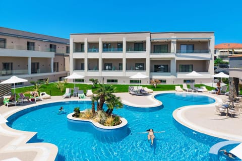 Property building, Swimming pool