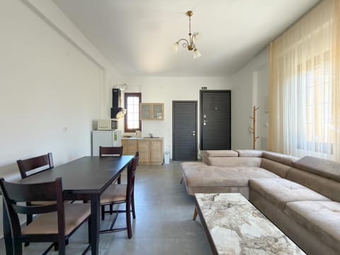 TV and multimedia, Kitchen or kitchenette, Living room, Seating area, Dining area, internet, air conditioner