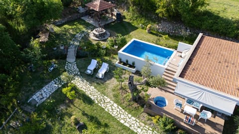 Property building, Garden view, Swimming pool, Swimming pool
