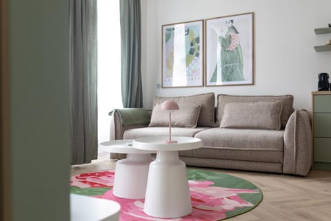 Living room, Seating area