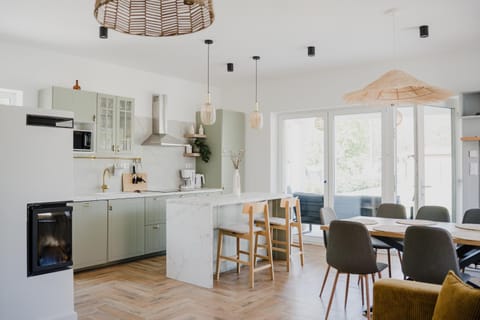 Kitchen or kitchenette, Living room, oven, stove