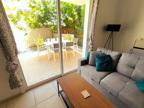 Balcony/Terrace, Living room, Garden view