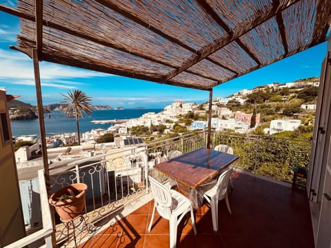 Property building, Balcony/Terrace, City view, Garden view, Landmark view, Sea view