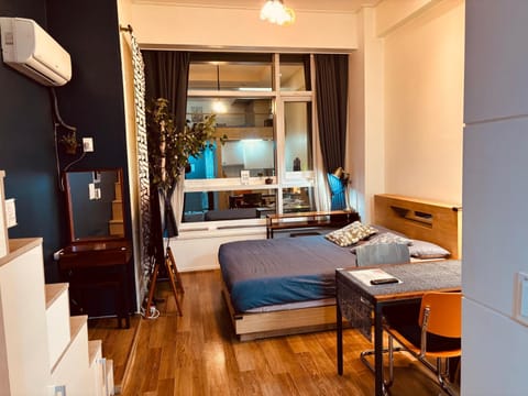 Bed, Photo of the whole room, Dining area, Bedroom, air conditioner