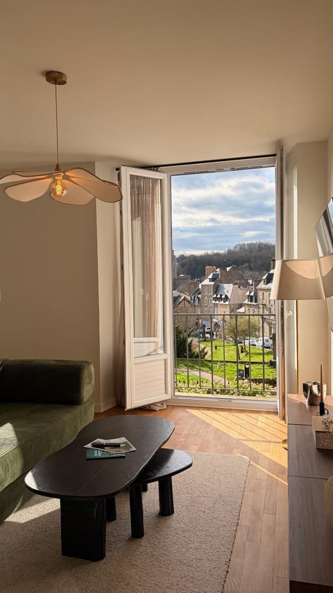 TV and multimedia, View (from property/room), Balcony/Terrace, Living room