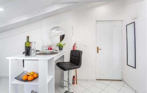 Food and drinks, Dining area