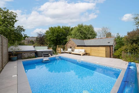Hot Tub, Pool view, Swimming pool, sunbed