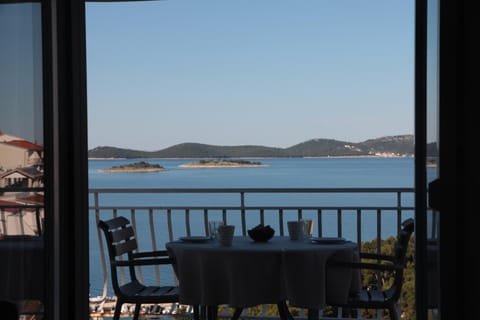 View (from property/room), Balcony/Terrace