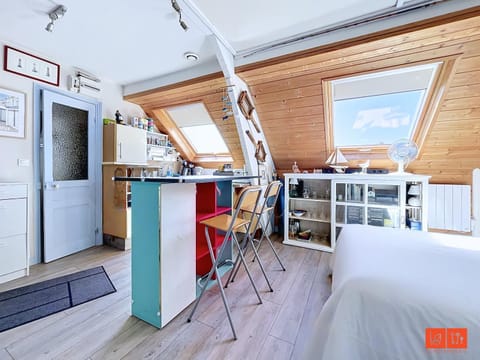 Kitchen or kitchenette, stove