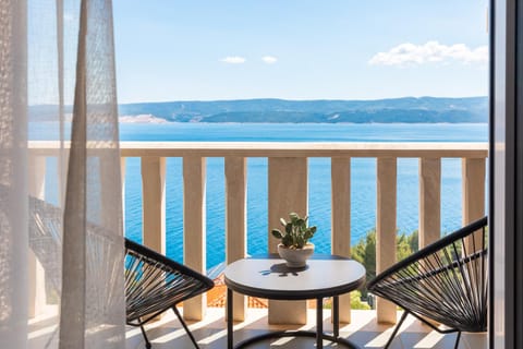 Day, Natural landscape, View (from property/room), Balcony/Terrace, Seating area, Sea view