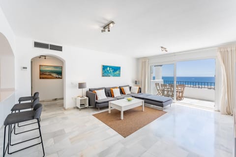 TV and multimedia, Living room, Seating area, Dining area, Sea view