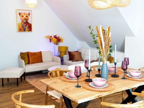 Living room, Seating area, Dining area